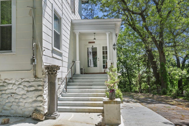 42 N Healy Avenue, Hartsdale