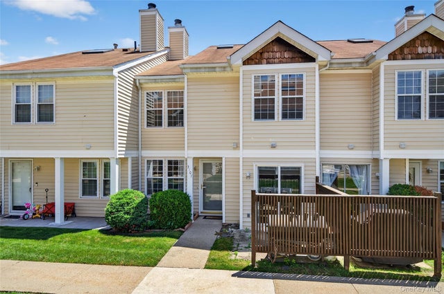 3107 Whispering Hills, Chester