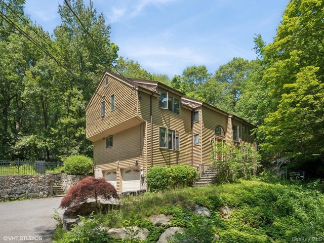 212 Elmwood Road, South Salem