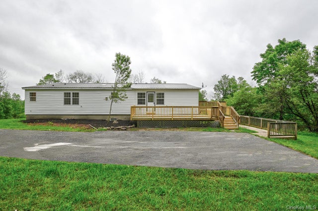 386 Airport Road, Liberty