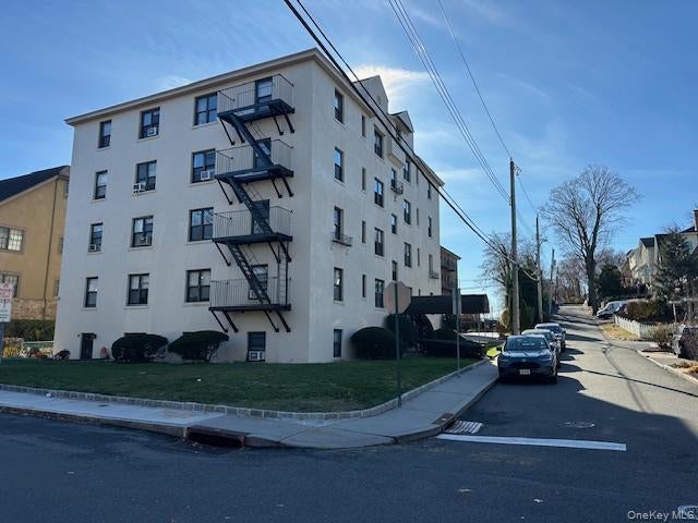 240 Alpine Place # 2a, Eastchester
