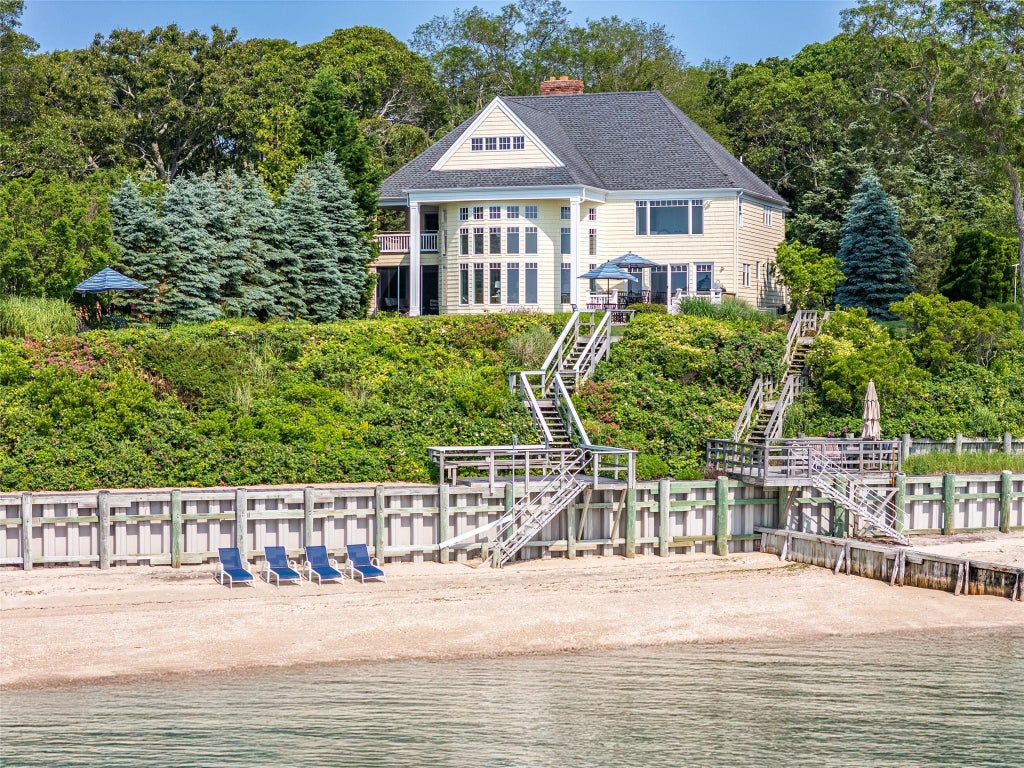 4510 Peconic Bay Boulevard, Laurel