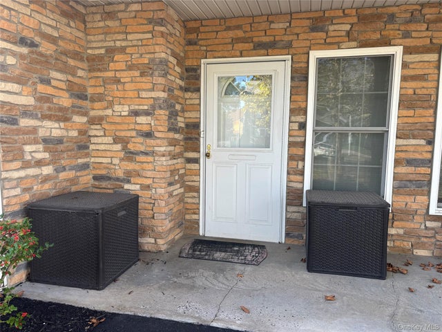 61 Aveonis Court, Fishkill