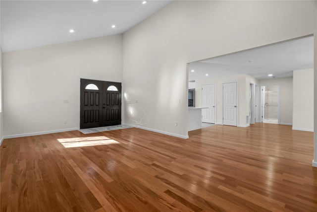 9 William Puckey Drive, Cortlandt Manor