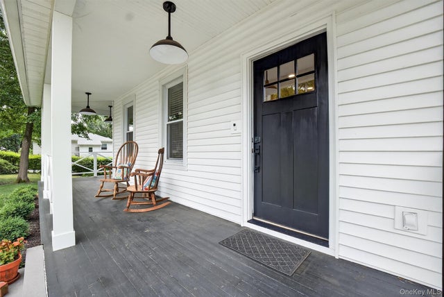 Photo of Listing #885378