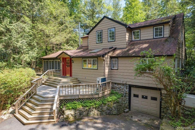 1064 Barrett Circle W, Carmel