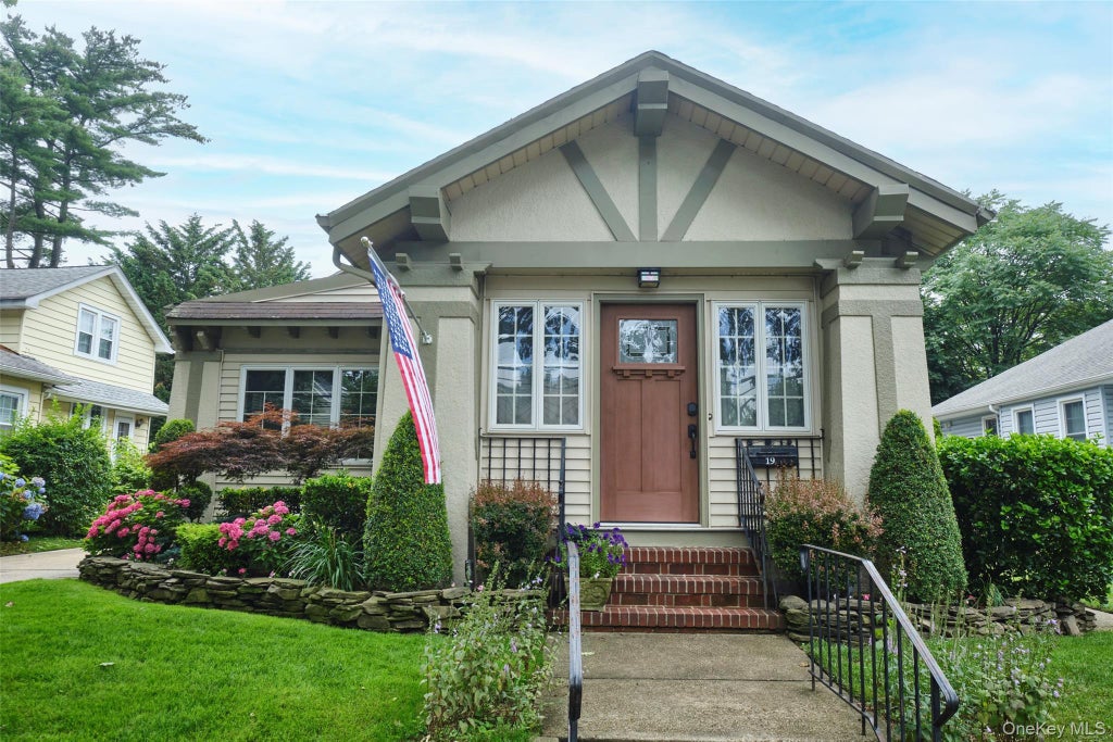 19 Superior Road, Bellerose Village