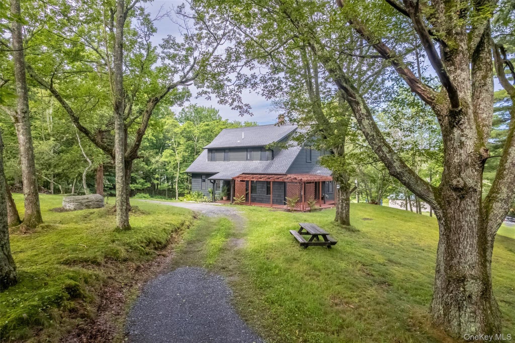 405 Vista Maria Road, Cragsmoor