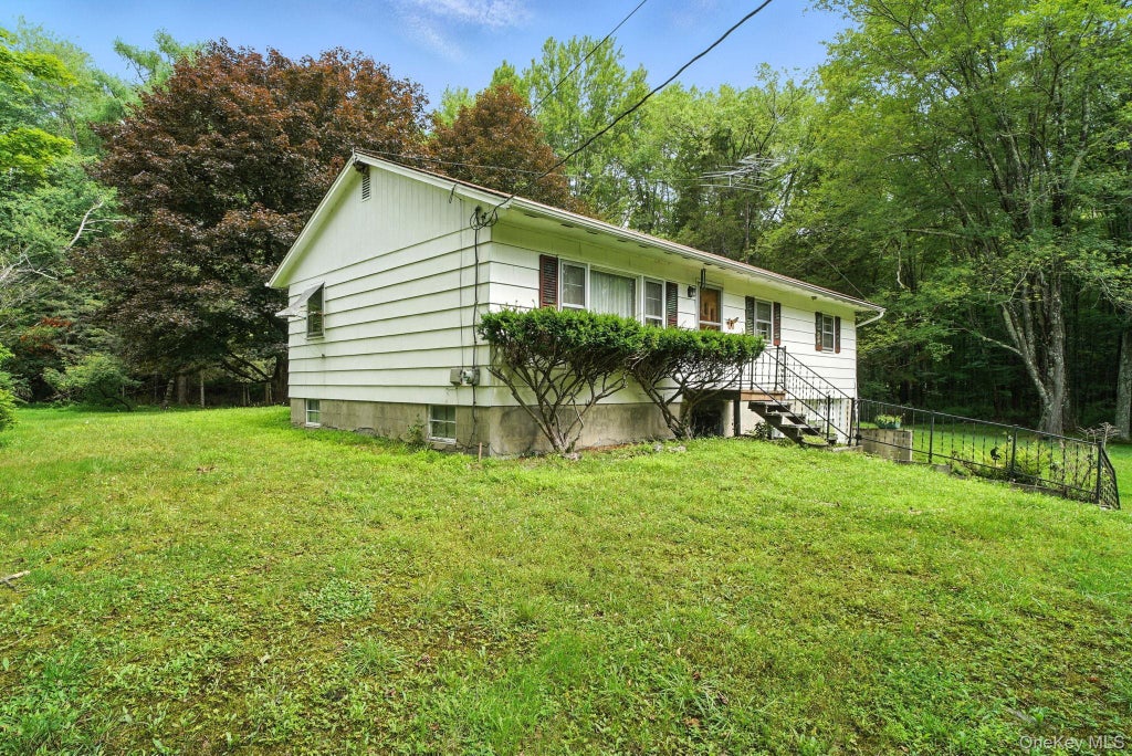 580 Van Burenville Road, Middletown