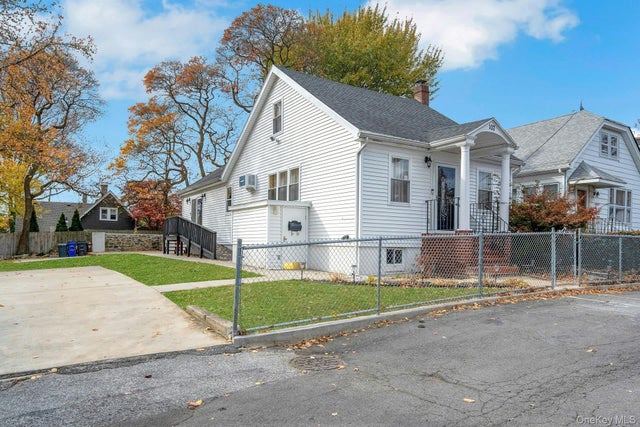 Photo of Listing #886078