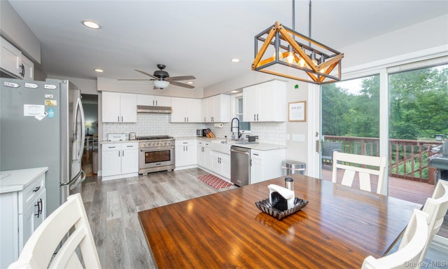 Photo of Listing #887124