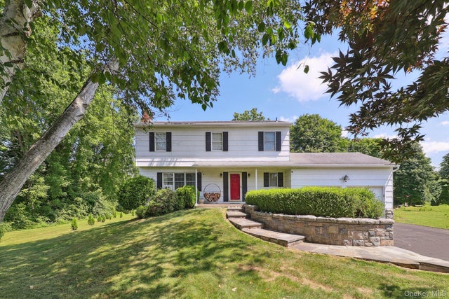 9 Farmstead Lane, Brewster