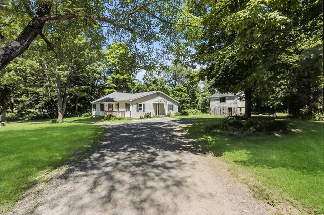 11 Tribune Lane, Red Hook