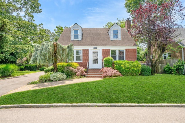 Photo of Listing #888140