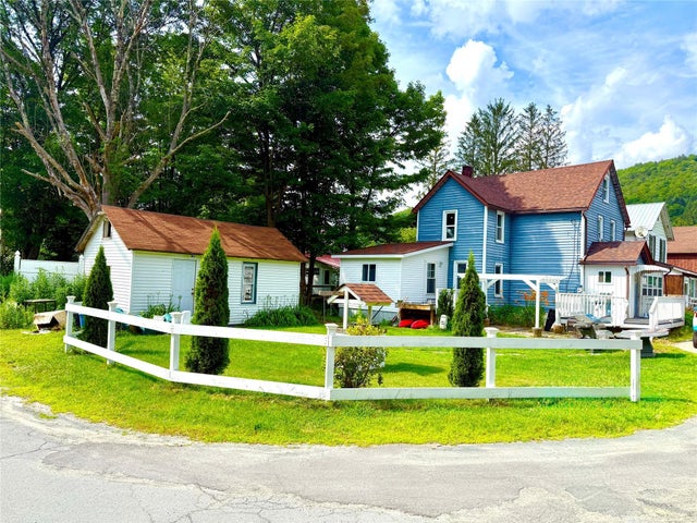 61 Cottage Street, Roscoe