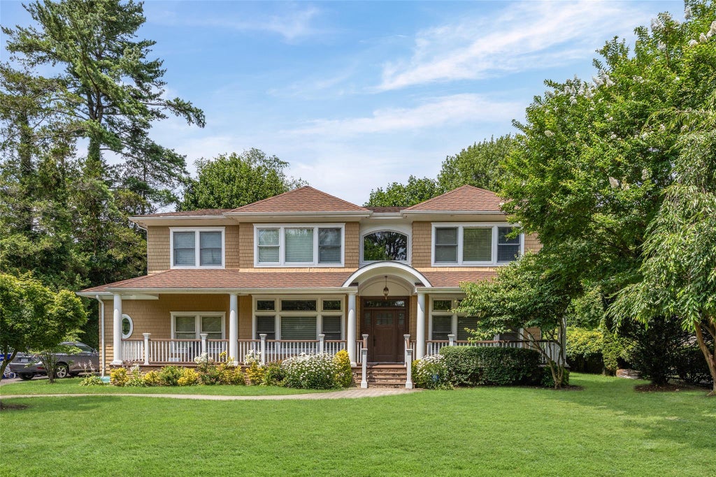 53 Spring Hill Road, Roslyn Heights