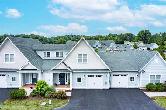 10 Oakwood Lane, Rhinebeck