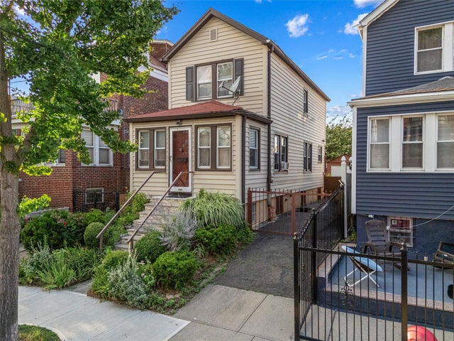 Photo of Listing #892475