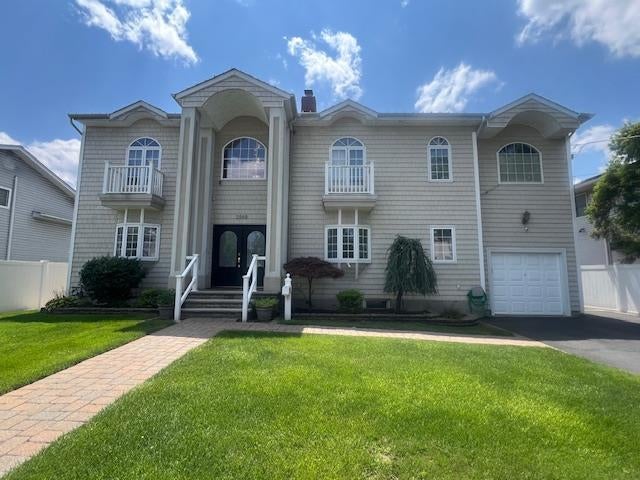 2548 Columbus Avenue, North Bellmore