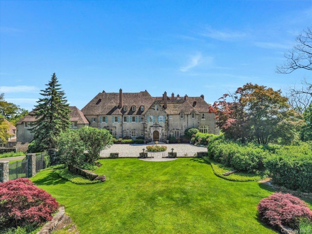 120 Ridge Road, Tuxedo Park