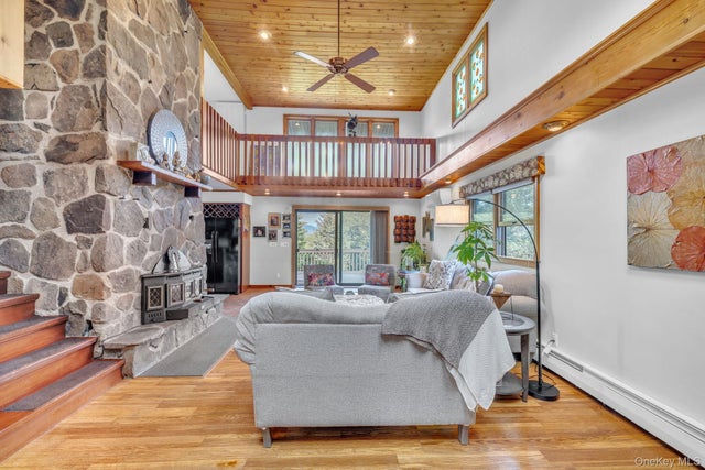 94 Hastings Drive, Grahamsville