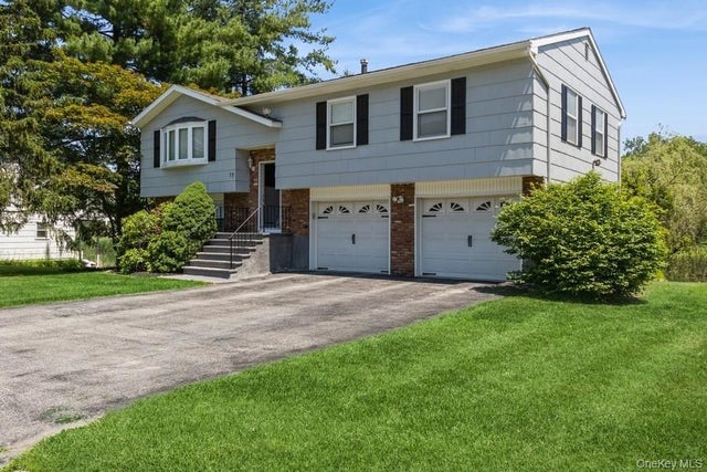 17 Applesauce Lane, Wappingers Falls