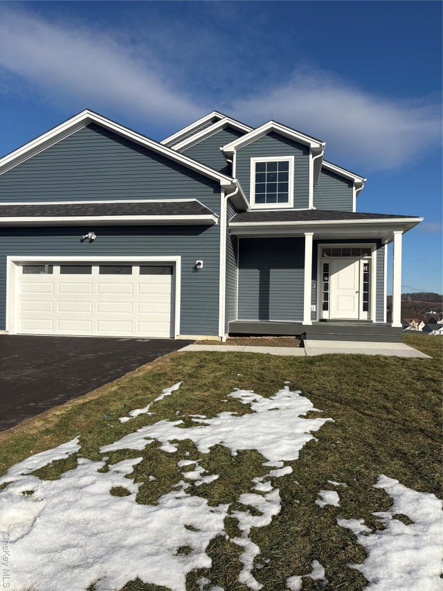 34 Dartmouth Drive, Poughkeepsie