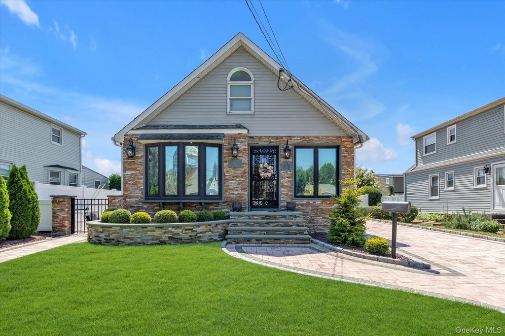 25 Winnie Court, Westbury