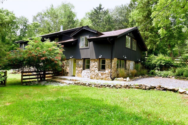 47 Waterbury Road, Warwick