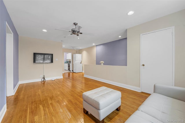 Photo of Listing #897347