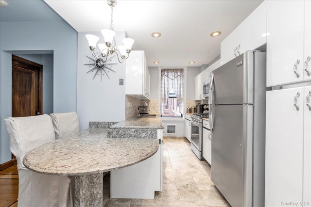 Photo of Listing #897348