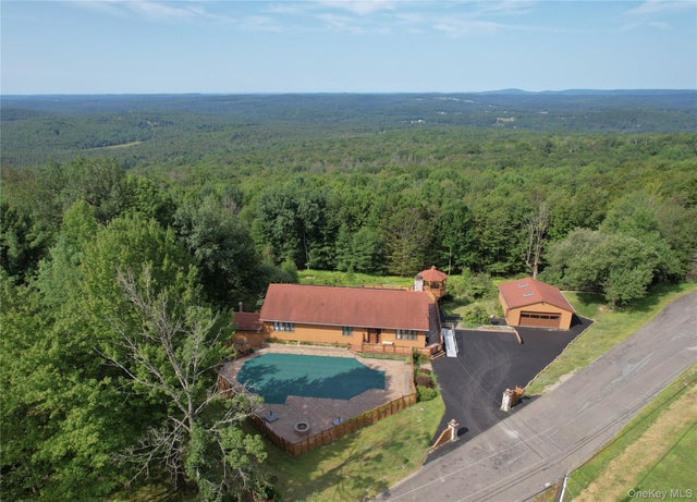 203 Skyline Drive, Woodbourne