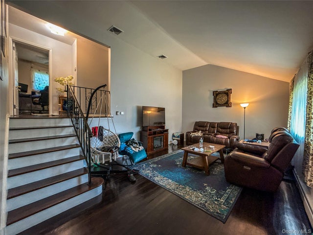 63 Waterbury Parkway, Cortlandt Manor