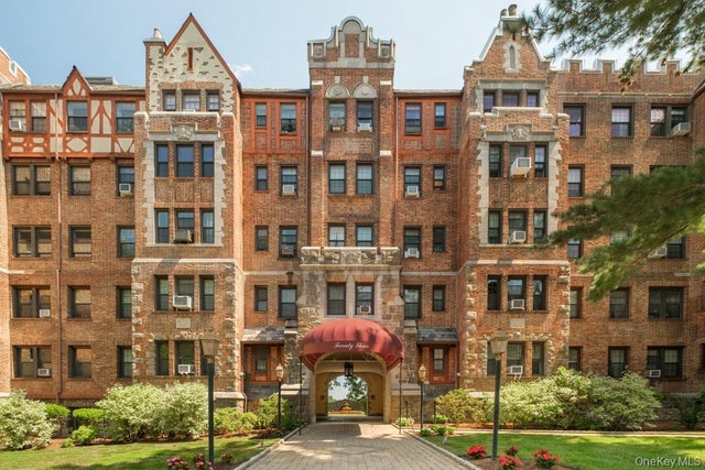 23 Old Mamaroneck Road # 1m, White Plains