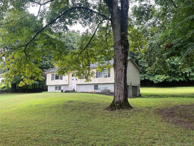 Photo of Listing #903111