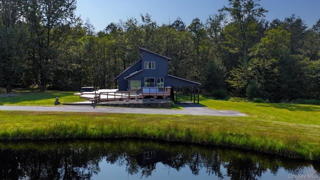 15 Deans Way, Neversink