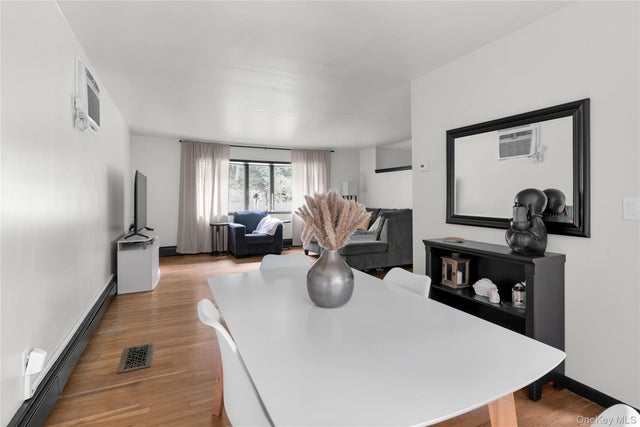 Photo of Listing #904597