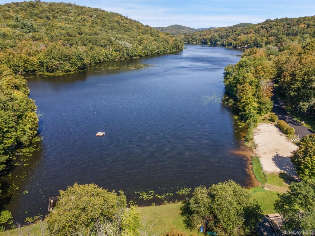 11 Glass Lane, Carmel