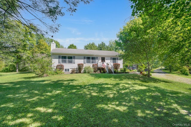 22 Mountain View Avenue, Staatsburg