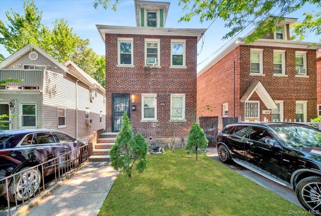 Photo of Listing #905725