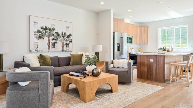 Photo of Listing #905815