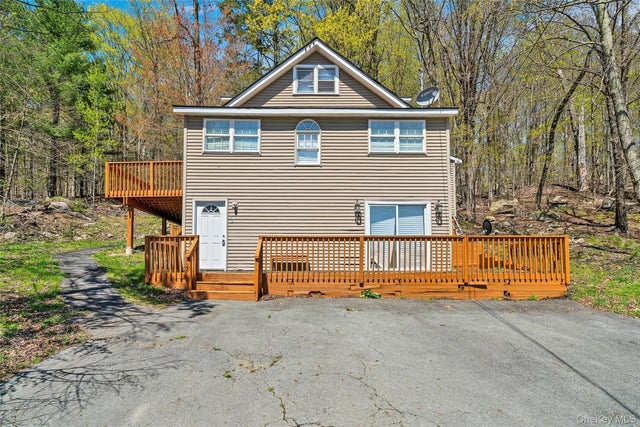 38 Roosevelt Avenue, Woodridge