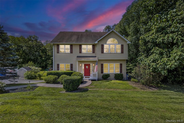 22 Dwaarkill Farms Court, Pine Bush