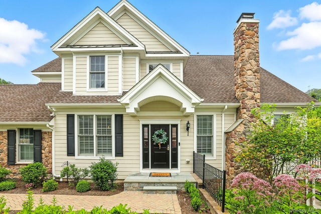 30 Dennis Lane, Pleasantville