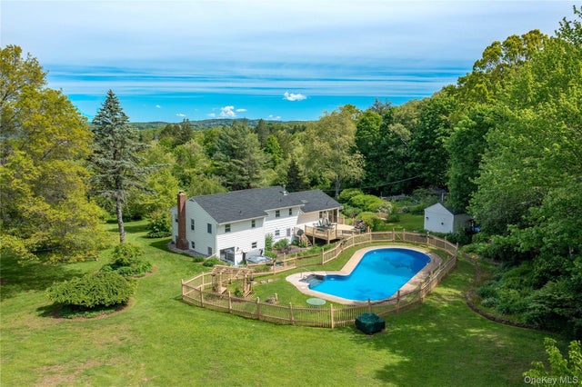 Photo of Listing #907685