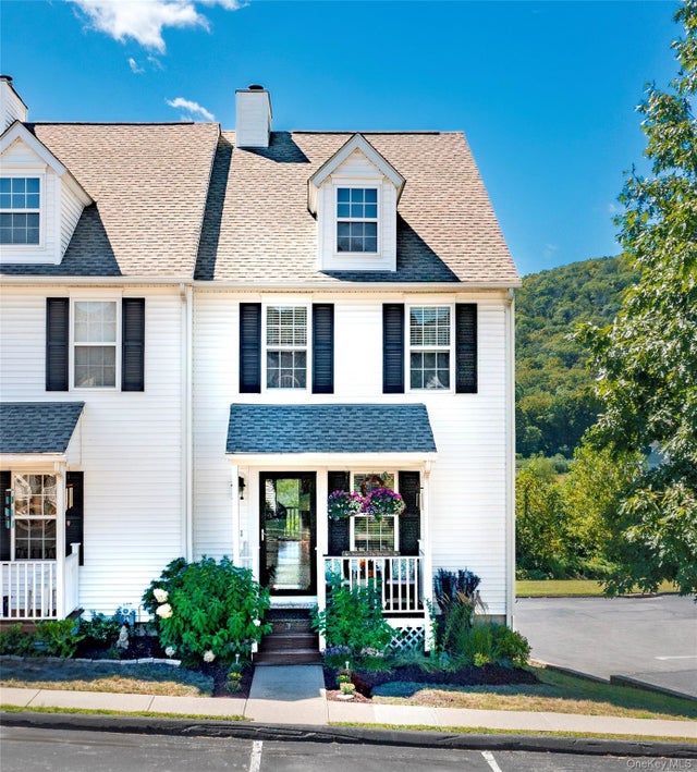 Photo of Listing #907726