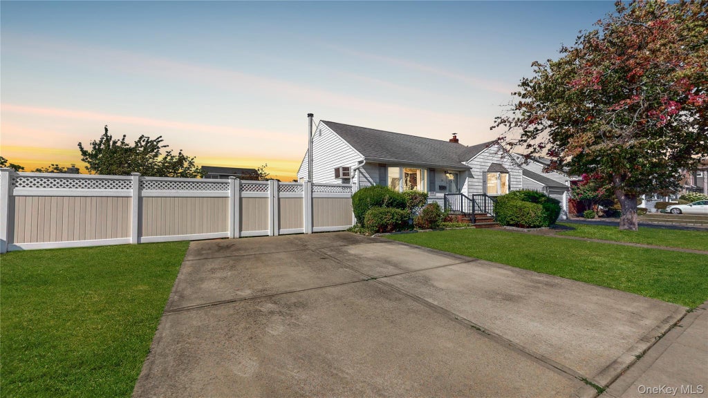 19 Arpad Street, Hicksville