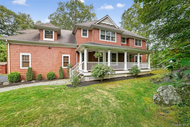 11 Flanders Lane, Cortlandt Manor