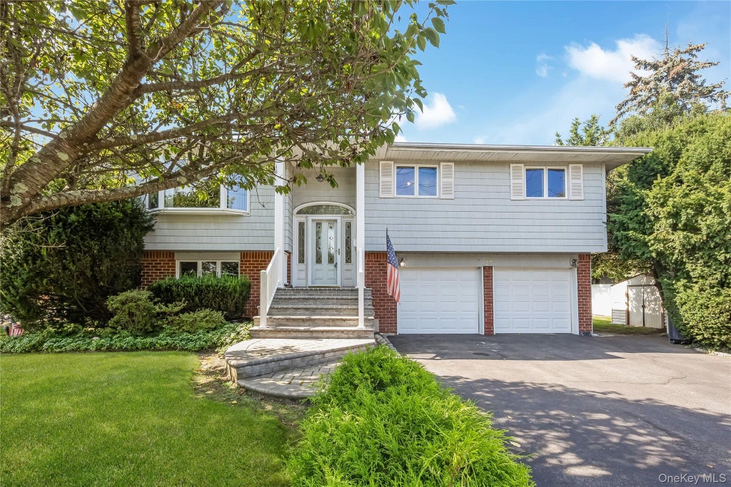 27 Belmont Avenue, Plainview