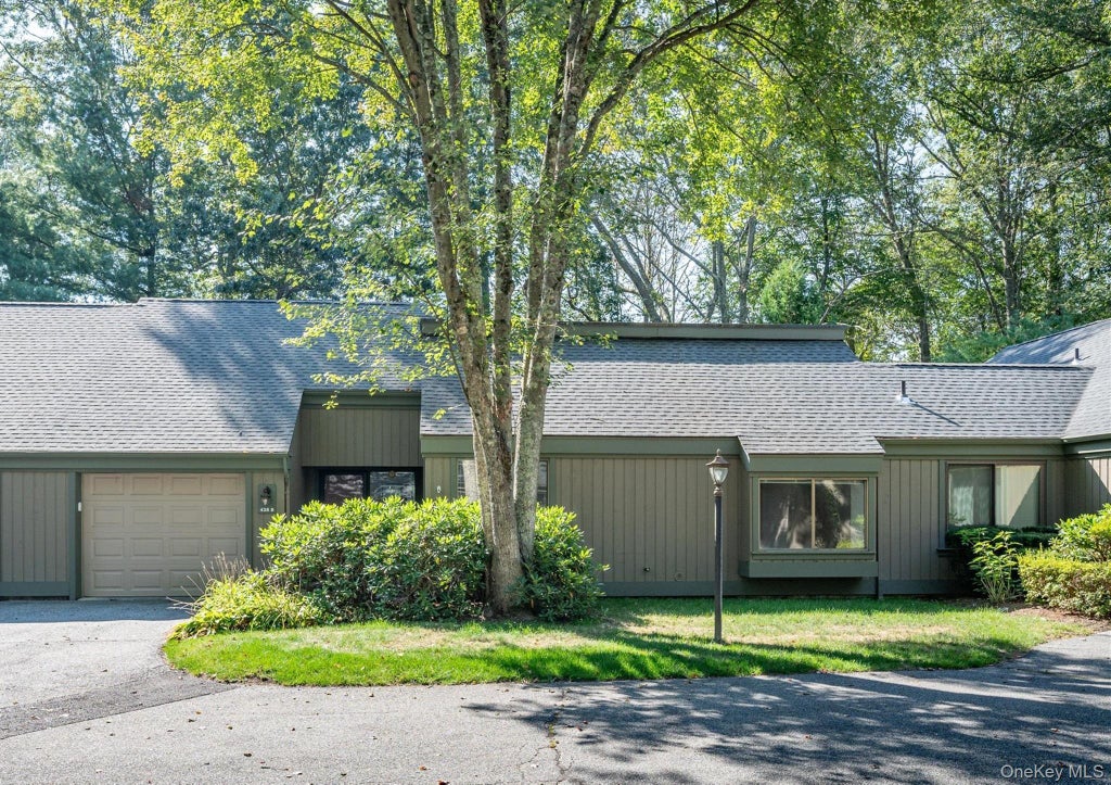 438 Heritage Hills # B, Somers